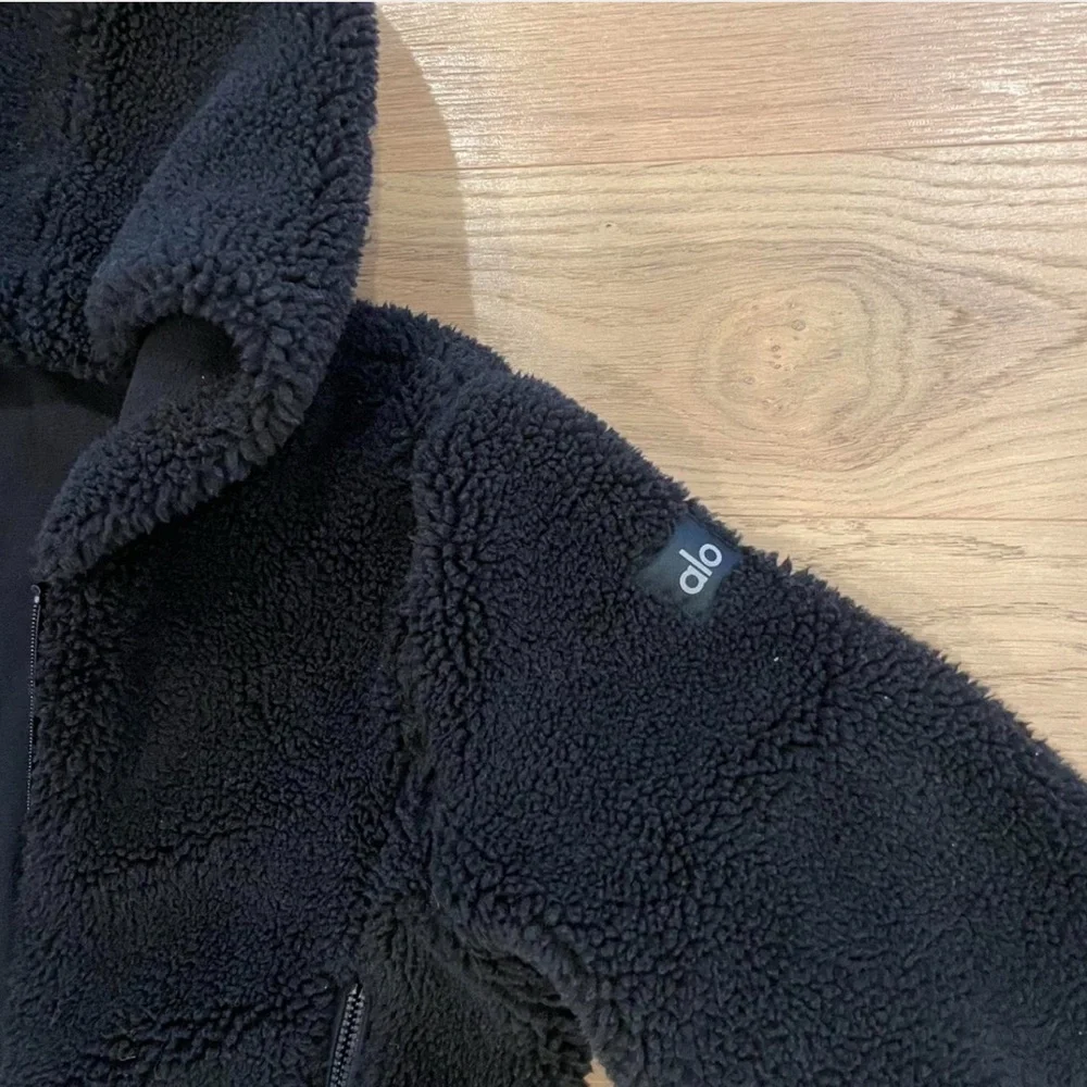 ALO Black Sherpa Hoodie Jacket - Picture 4 of 5